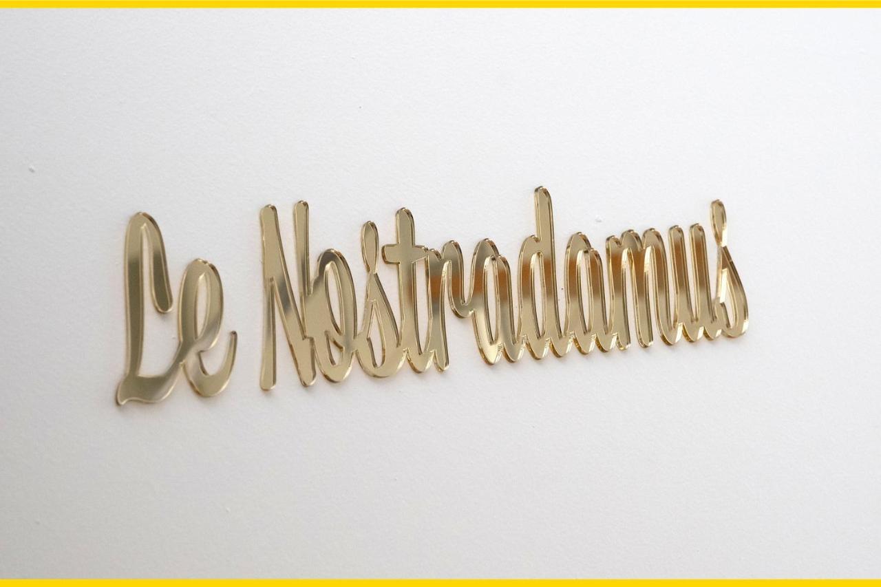 Le Nostradamus - Magnifique Appartement Cours Principal Plein Centre Avec Parking Salon-de-Provence Exterior photo