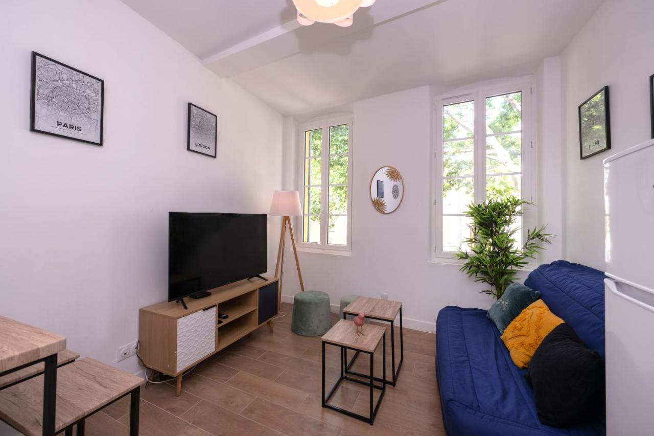 Le Nostradamus - Magnifique Appartement Cours Principal Plein Centre Avec Parking Salon-de-Provence Exterior photo