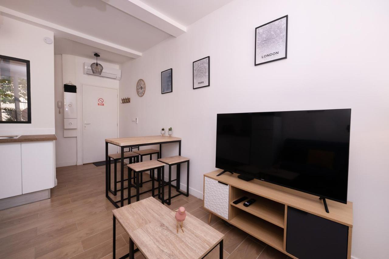 Le Nostradamus - Magnifique Appartement Cours Principal Plein Centre Avec Parking Salon-de-Provence Exterior photo